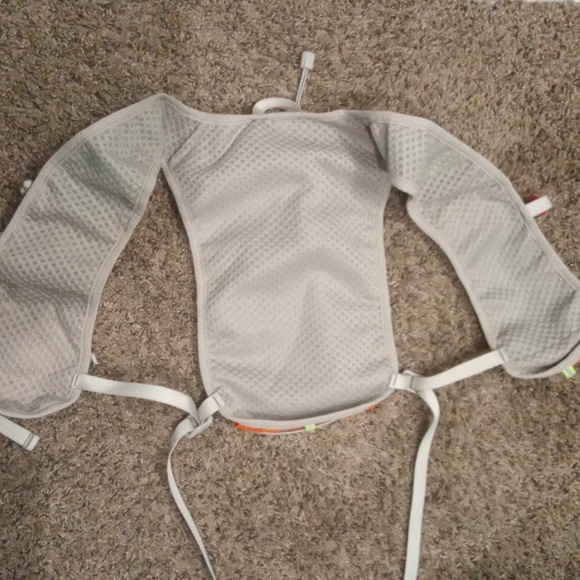 Runner Vest/Backpack - Picture 3 of 4